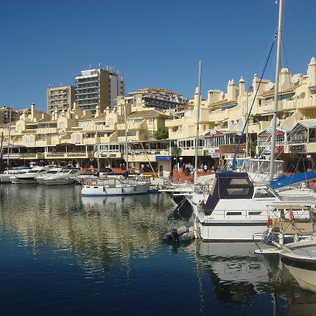 Apartamento Holiday On The Beach Torremolinos Bagian luar foto