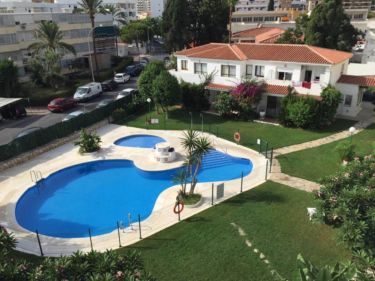 Apartamento Holidays On The Beach Torremolinos Bagian luar foto