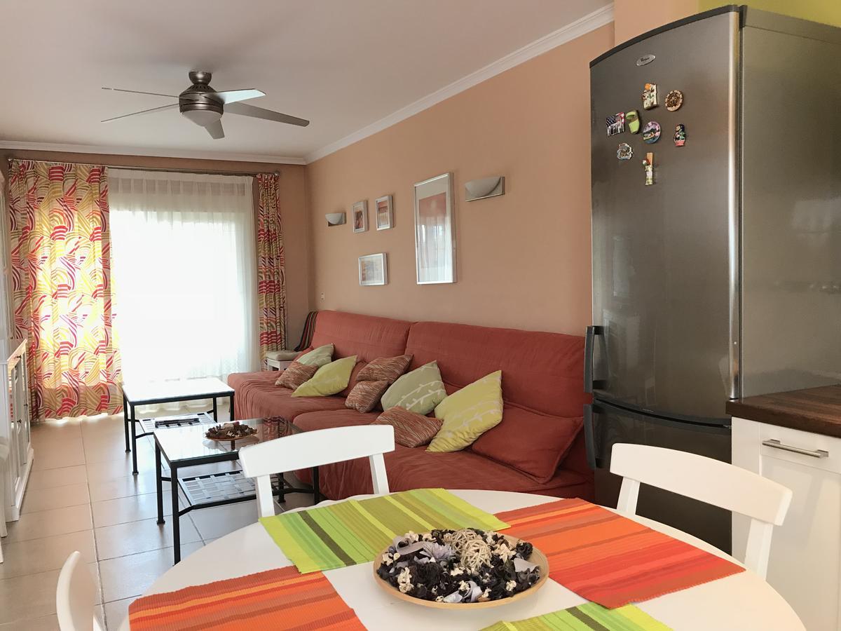 Apartamento Holiday On The Beach Torremolinos Bagian luar foto