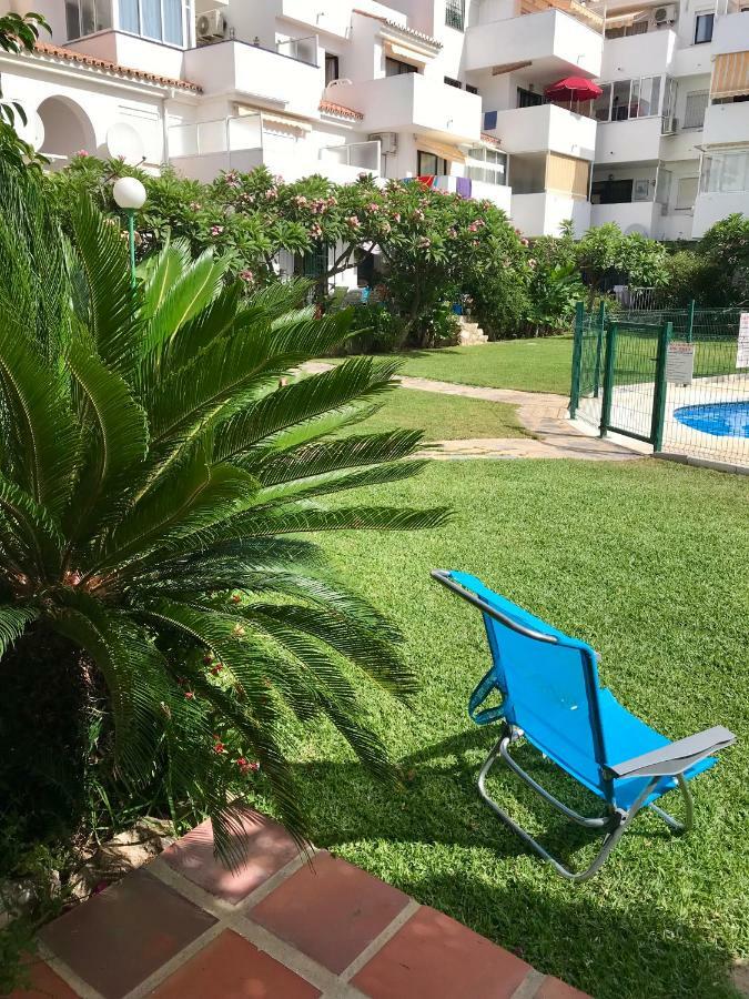 Apartamento Holiday On The Beach Torremolinos Bagian luar foto